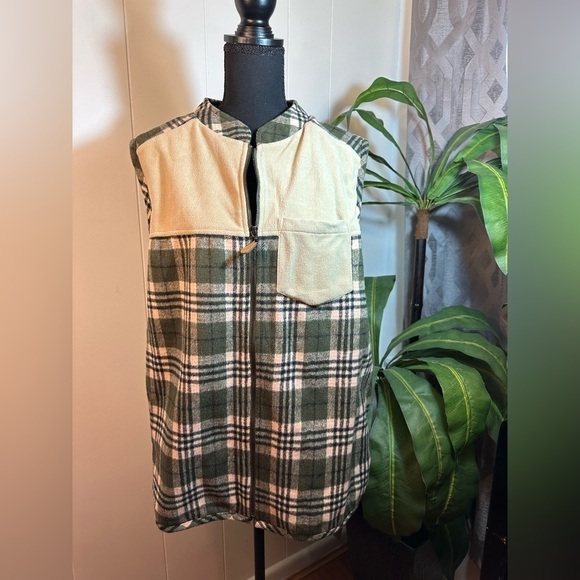 Kori Women’s Green and Pink Plaid Soft Zippered Vest Size Large - Picture 5 of 13